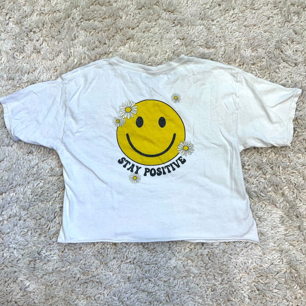 Full tilt girls T-shirt with happy face. Size XL